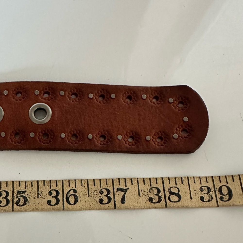 Fossil Flower Tooled Leather Western Style Belt Cowgirl Size Large - Picture 11 of 11